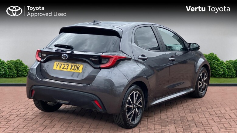Toyota Yaris 1.5 Hybrid Design 5dr CVT Hybrid Hatchback